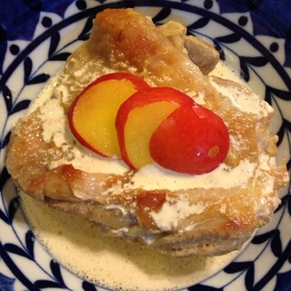 チキンのたらこクリームソース☆季節のフルーツ添え